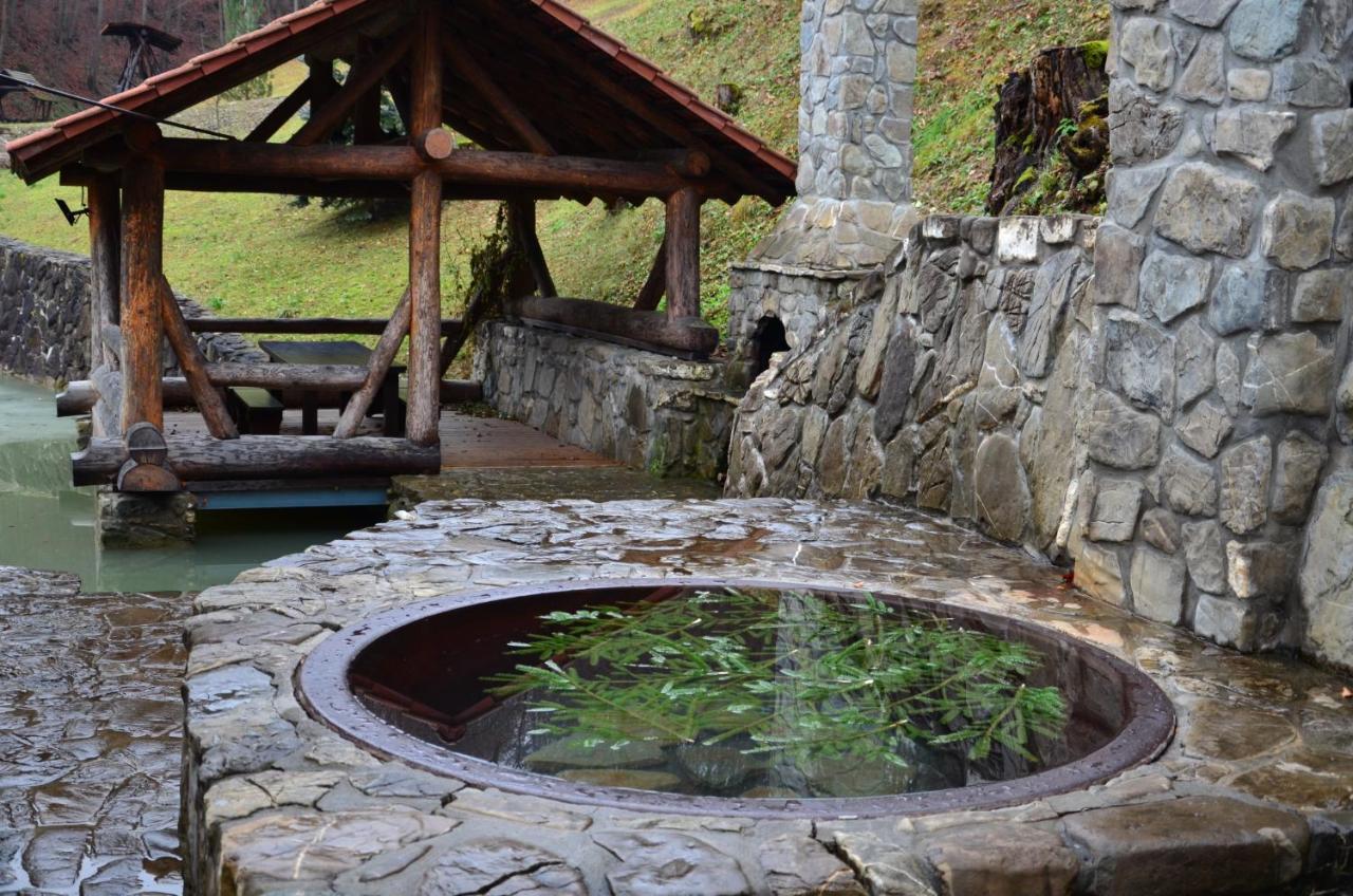 Комплекс Скала Villa Serednye Vodyane Buitenkant foto